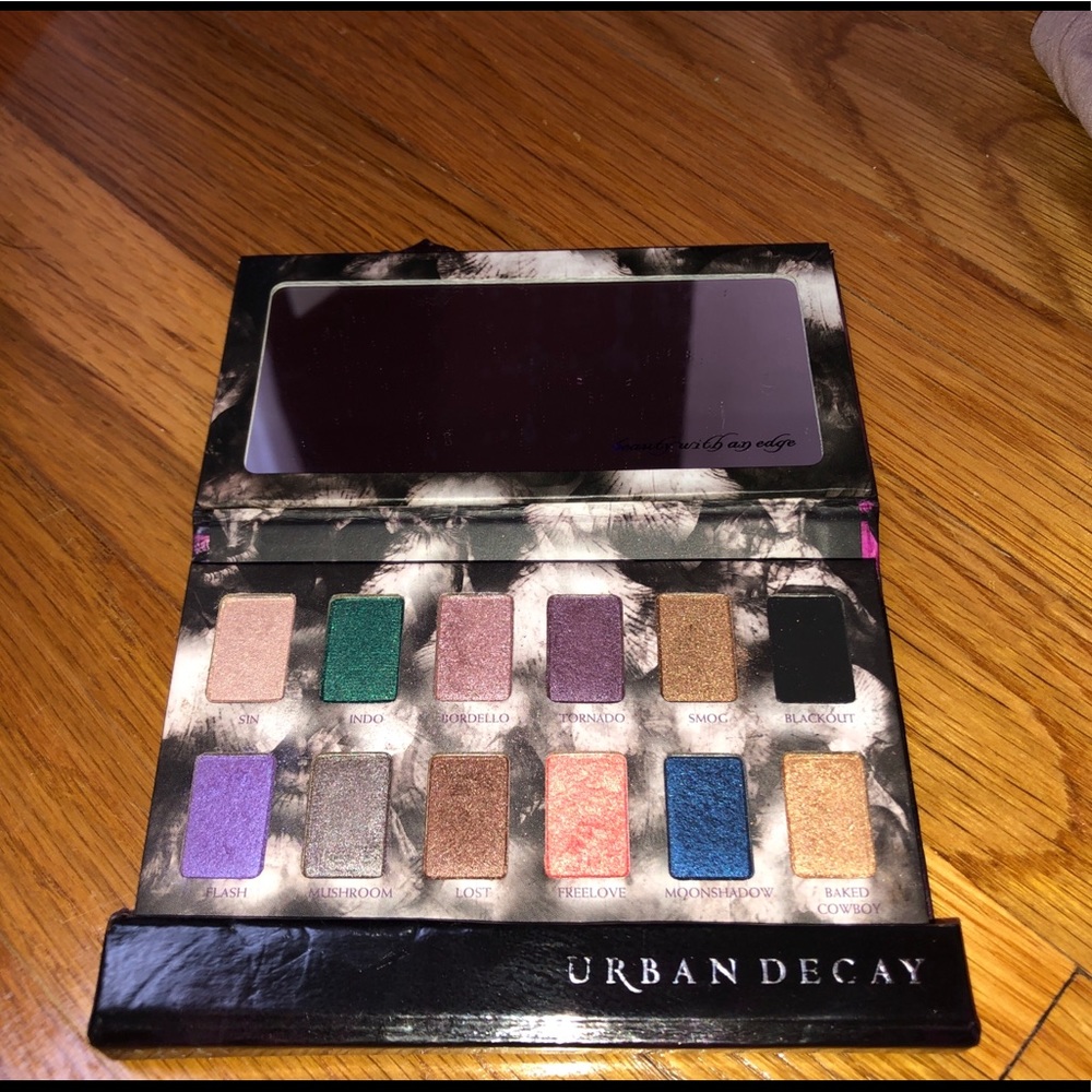 Urban Decay eyeshadow palette